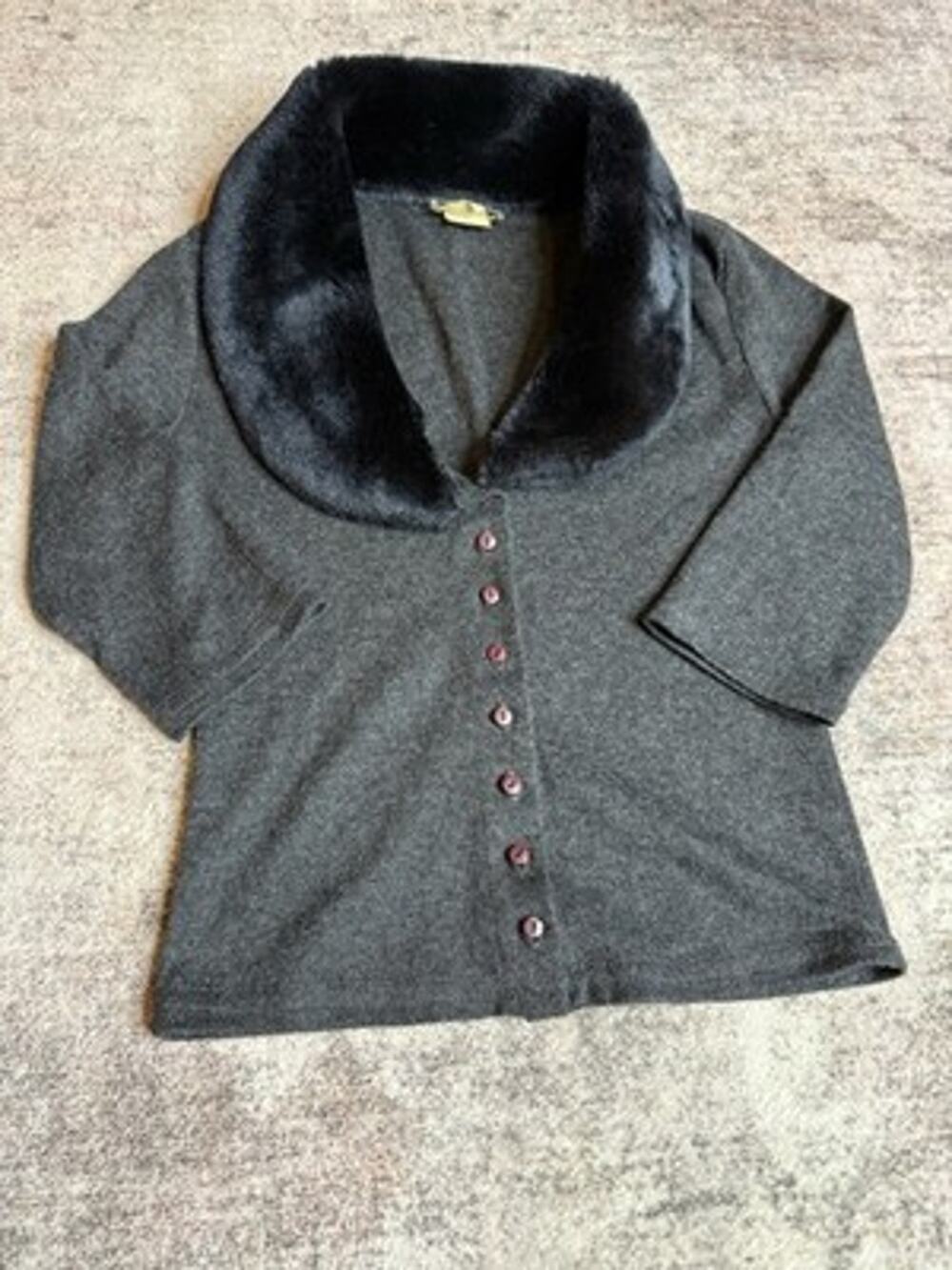 Vintage Whimsygoth Coquette Faux Fur Shawl Collar Gray Knit Cardigan Top USA S
